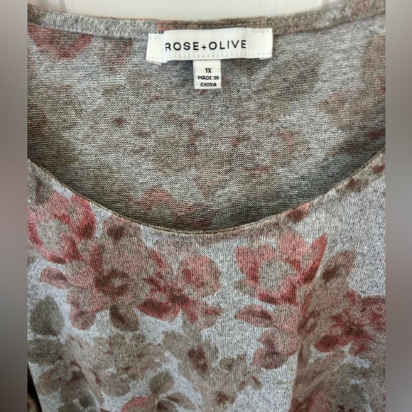 Rose & Olive Floral Print and Ruffle Sleeve Women's Top Size 1X - Picture 3 of 7